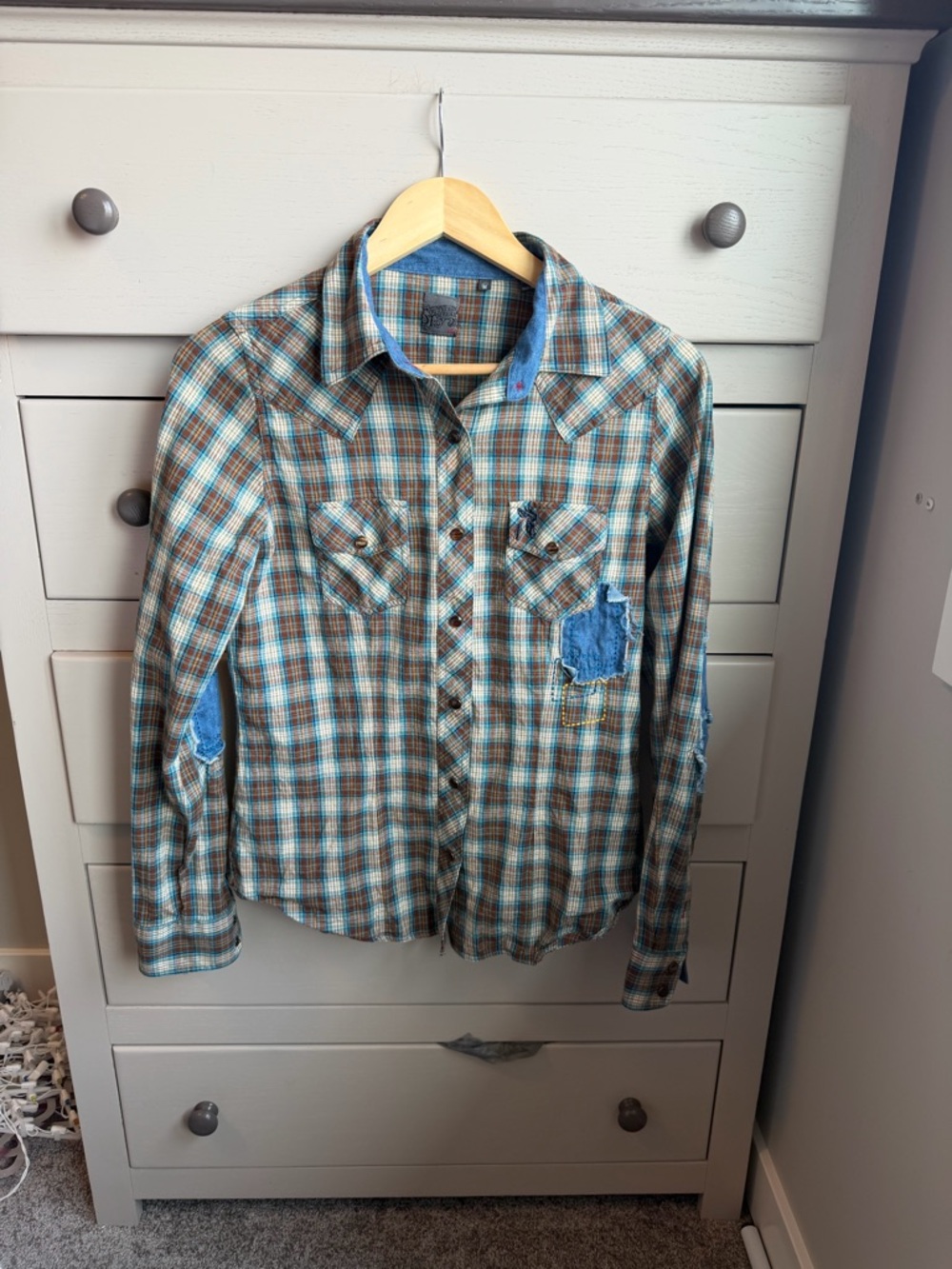Western Southern Thread Plaid Button-Up Shirt with Denim Patch Accents